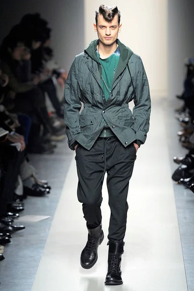 Look 4